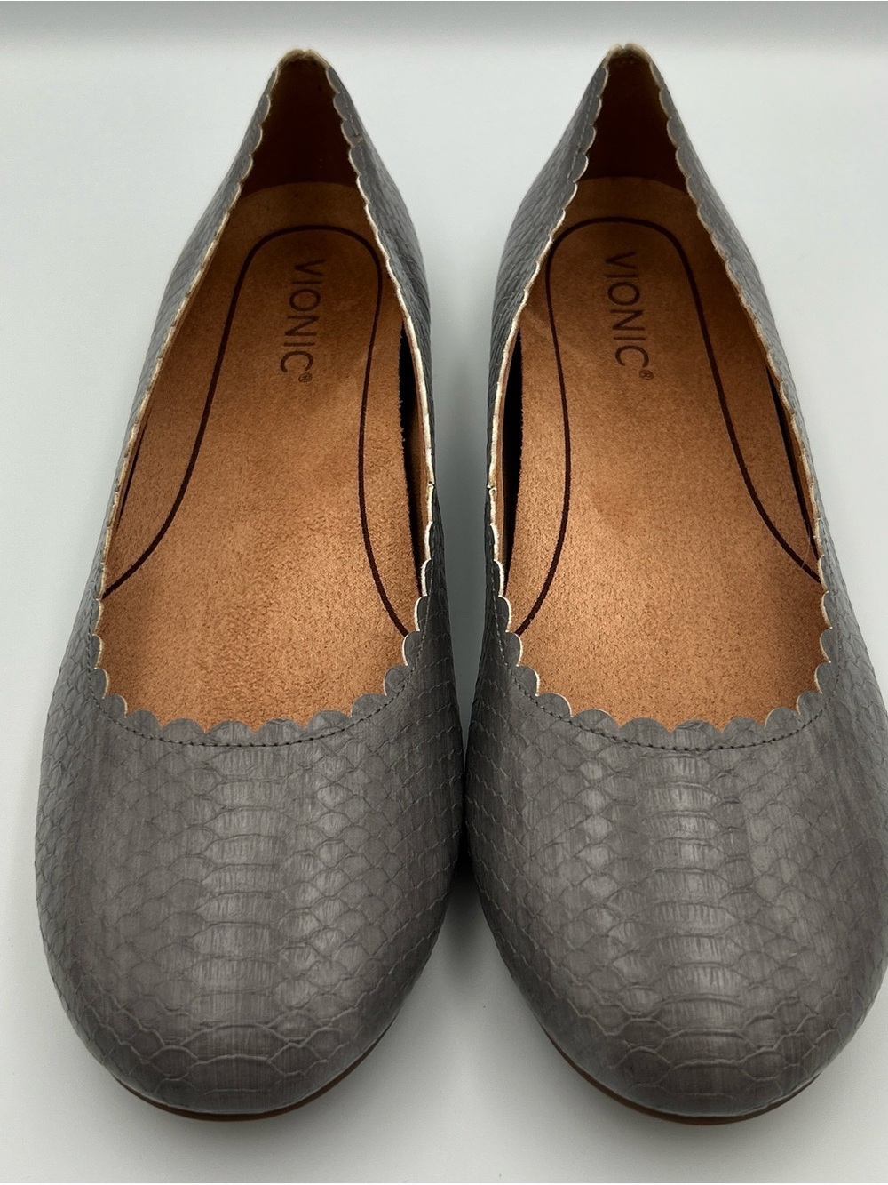 VIONIC Julieta Comfort Loafers Size 9 Gray Snake Print Orthotic Dress Flats Shoe